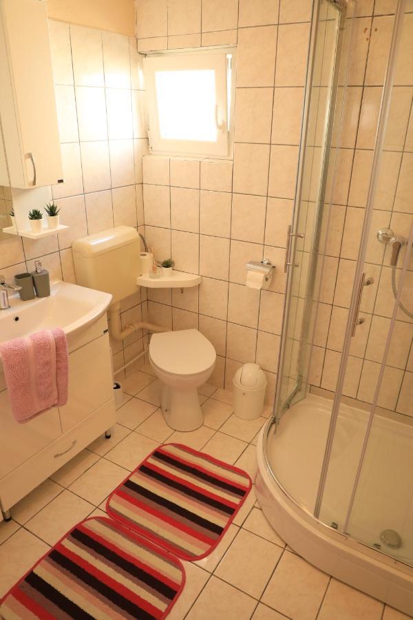 Apartmani Sarlija Pakoštane Buitenkant foto