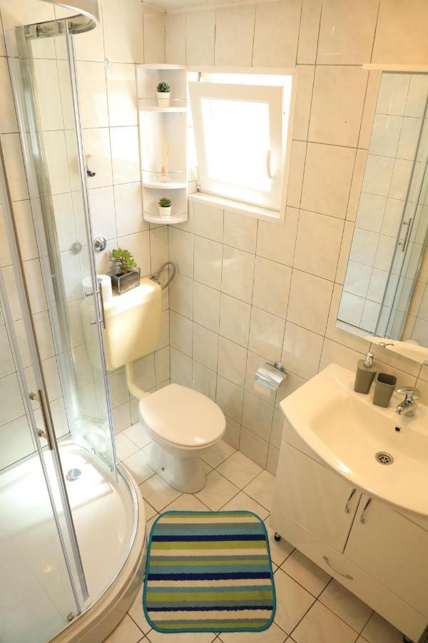 Apartmani Sarlija Pakoštane Buitenkant foto