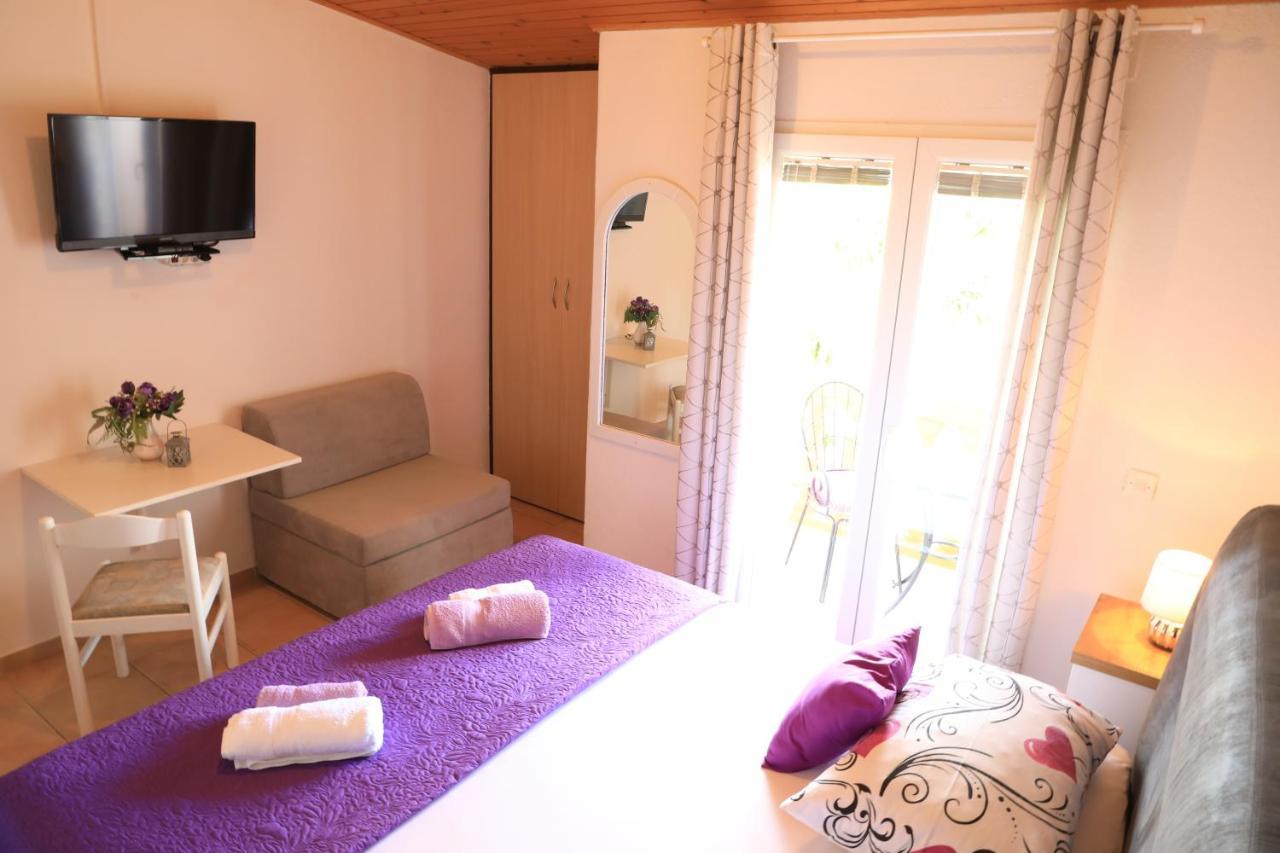 Apartmani Sarlija Pakoštane Buitenkant foto