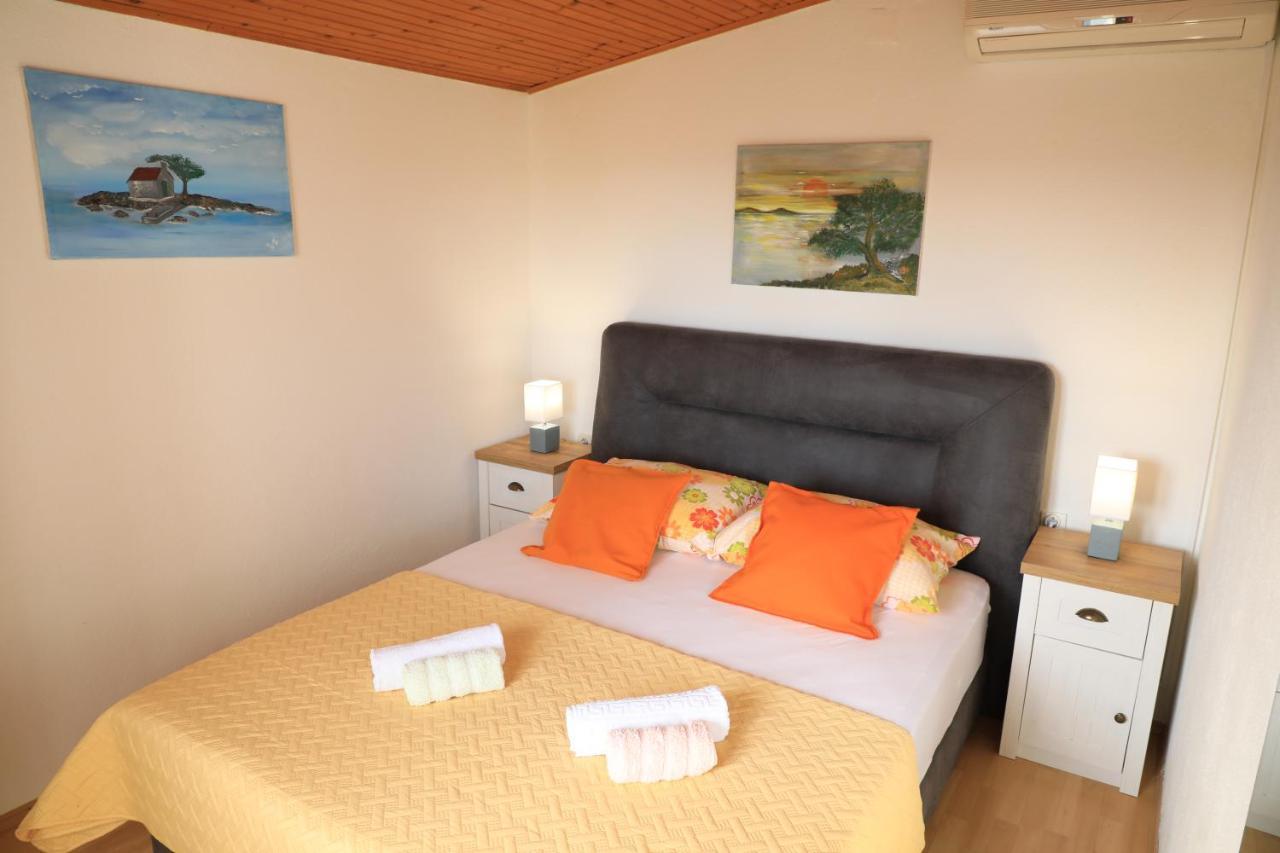 Apartmani Sarlija Pakoštane Buitenkant foto
