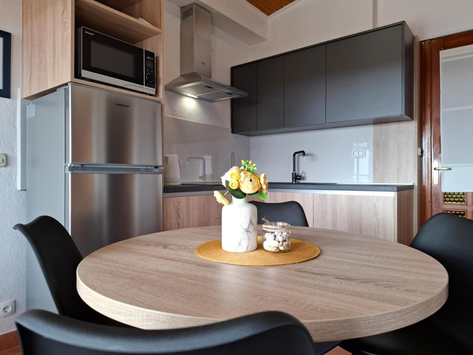 Apartmani Sarlija Pakoštane Buitenkant foto